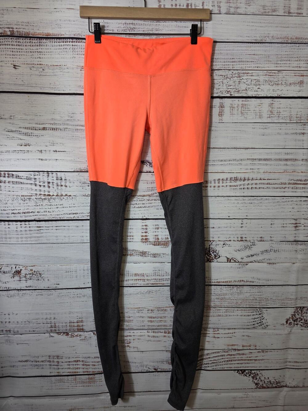 Alo Yoga Goddess Ribbed Legging women's size medium bright melon and gray
